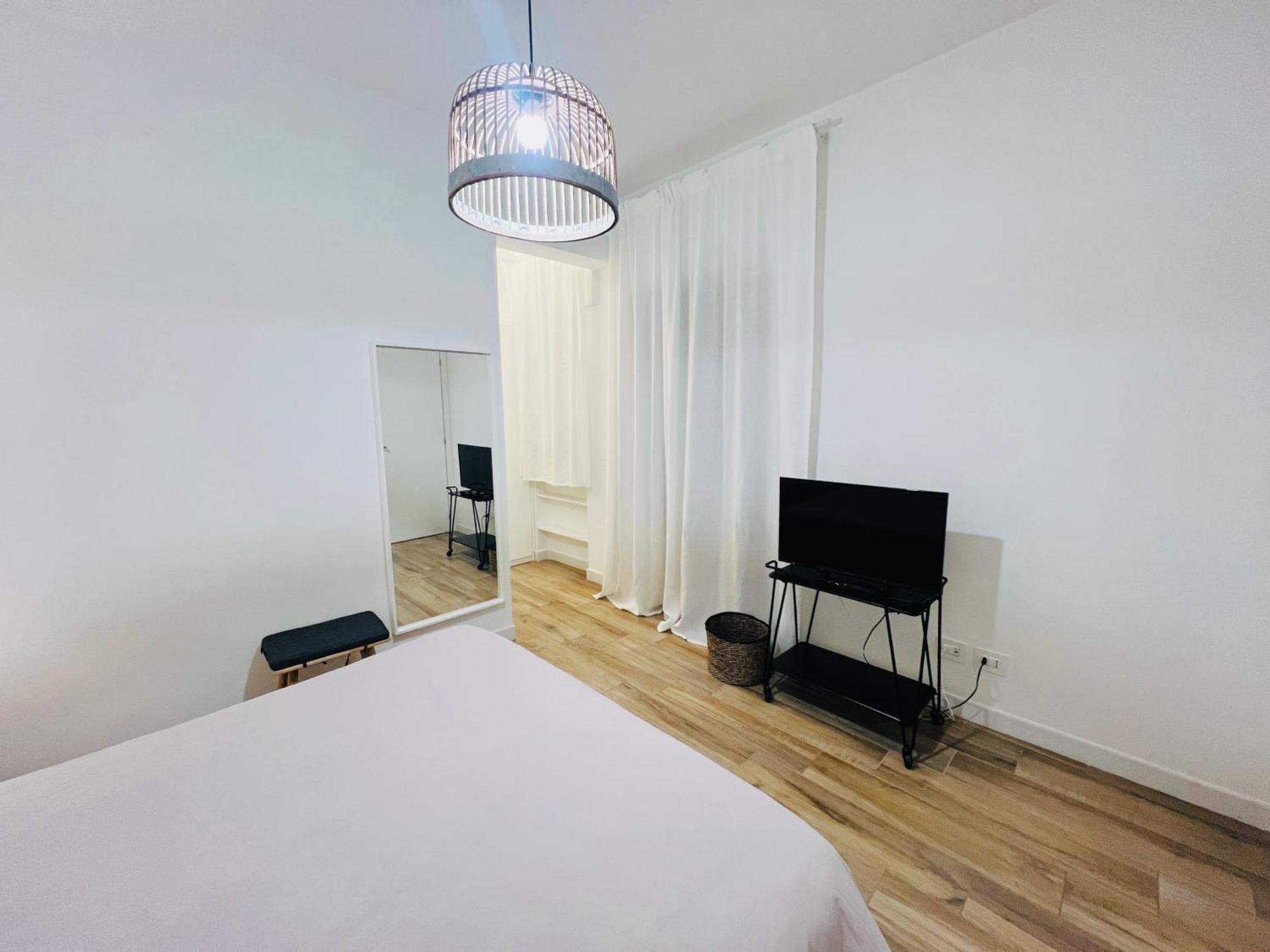 Bellhome 3 - Elegante Appartamento Nel Centro Di 바리 외부 사진