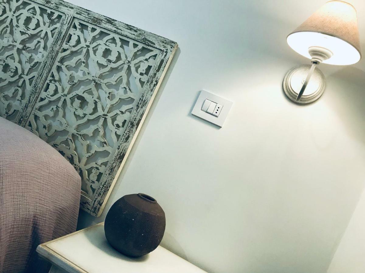 Bellhome 3 - Elegante Appartamento Nel Centro Di 바리 외부 사진