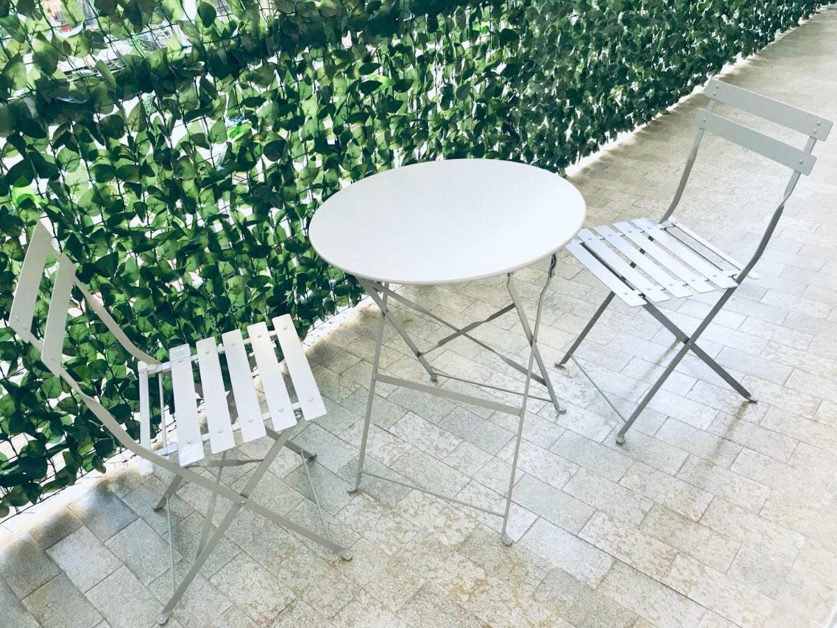 Bellhome 3 - Elegante Appartamento Nel Centro Di 바리 외부 사진