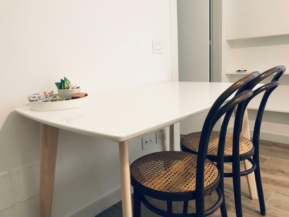 Bellhome 3 - Elegante Appartamento Nel Centro Di 바리 외부 사진